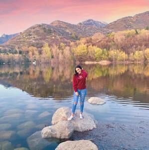 Meet your Posher, Claudia